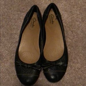 Black Clark flats